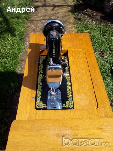 Настолна шевна машина, снимка 5 - Антикварни и старинни предмети - 21237614