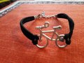 Кожена гривна с метален елемент - колело , снимка 2