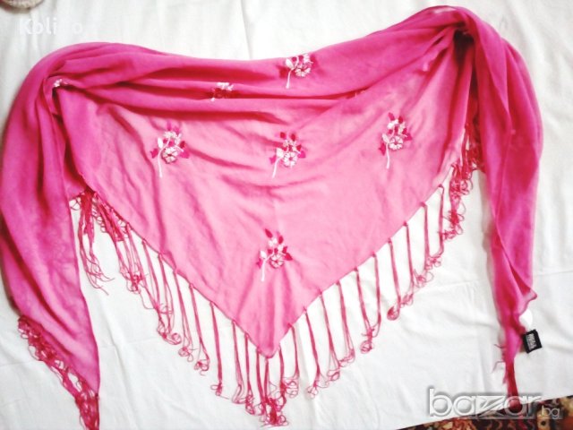 Ефирен дамски шал триъгълен, св. циклама с бяла бродерия, ”BIJOUX TERNER”, Индия, снимка 12 - Шапки - 21000349