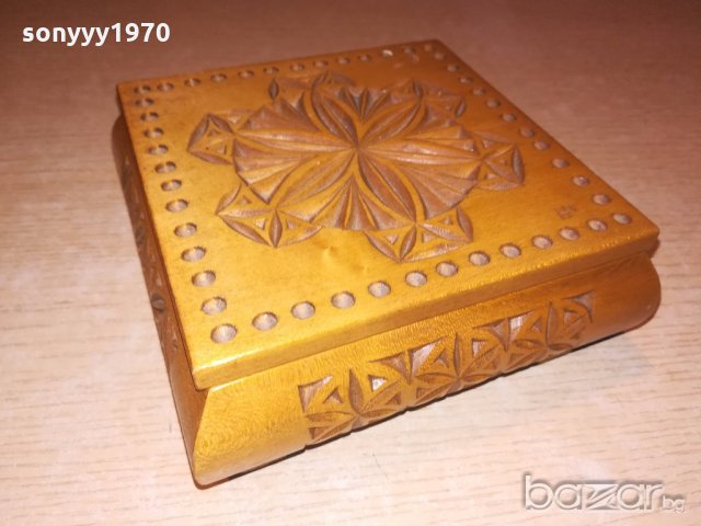 ретро дървена кутия с дърворезба-15х15х7см-внос швеицария, снимка 4 - Колекции - 20121652