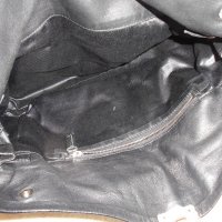 Дамска малка черна чанта   Prada 100 % кожа, снимка 6 - Чанти - 21281226