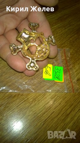 Пиратски медальон череп и кости -297 позлатен кристали, снимка 3 - Колиета, медальони, синджири - 23982001