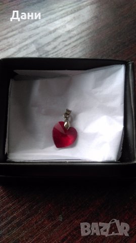 Сърце червено кристал сваровски , снимка 4 - Колиета, медальони, синджири - 23526356