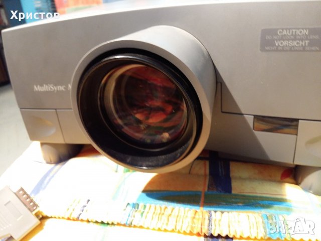 Видео проектор NEC, снимка 4 - Плейъри, домашно кино, прожектори - 22255166