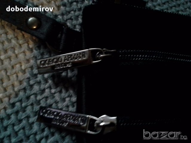 Нова чанта/клъч кадифе Giorgio Armani Velvet Black Wristlet оригинал, снимка 16 - Чанти - 12744741