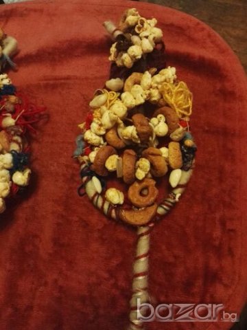 Традиционни ръчно изработени сурвачки от дрян с вълна, естествени материали и сушени плодове., снимка 7 - Други - 16872520