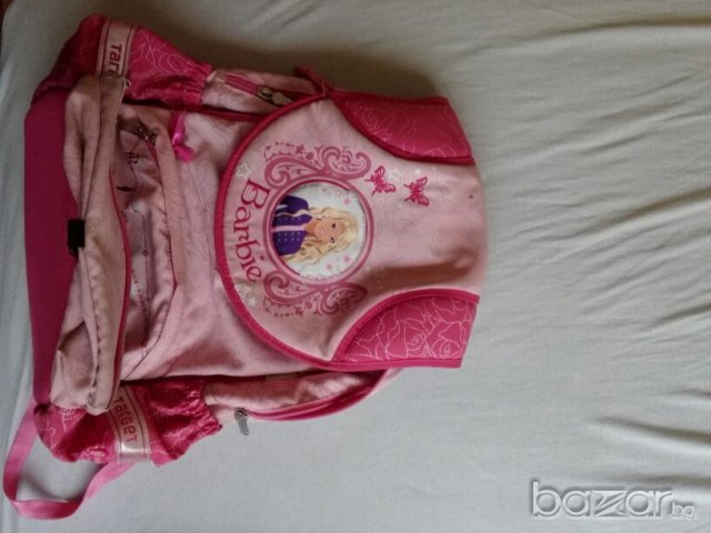 Ученическа раница Барби+подарък несесер, снимка 1
