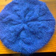 Ръчно плетени дамски шапки - барети, снимка 3 - Шапки - 13392962