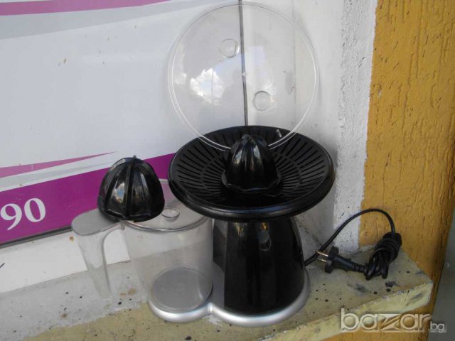 Цитрус преса "Mario Martini" електрическа, снимка 4 - Сокоизстисквачки и цитрус преси - 7787478