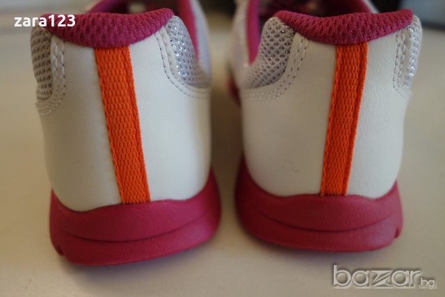 нови маратонки Clarks, 35ти номер, снимка 5 - Детски маратонки - 18231430