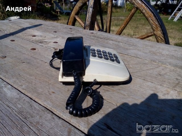 Телефон , снимка 2 - Антикварни и старинни предмети - 19293199