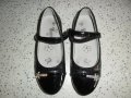 33 номер черни обувки