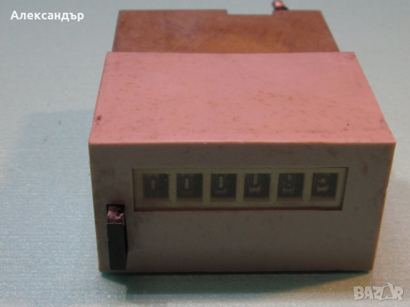 Електромеханични броячи на импулси 24V, снимка 1