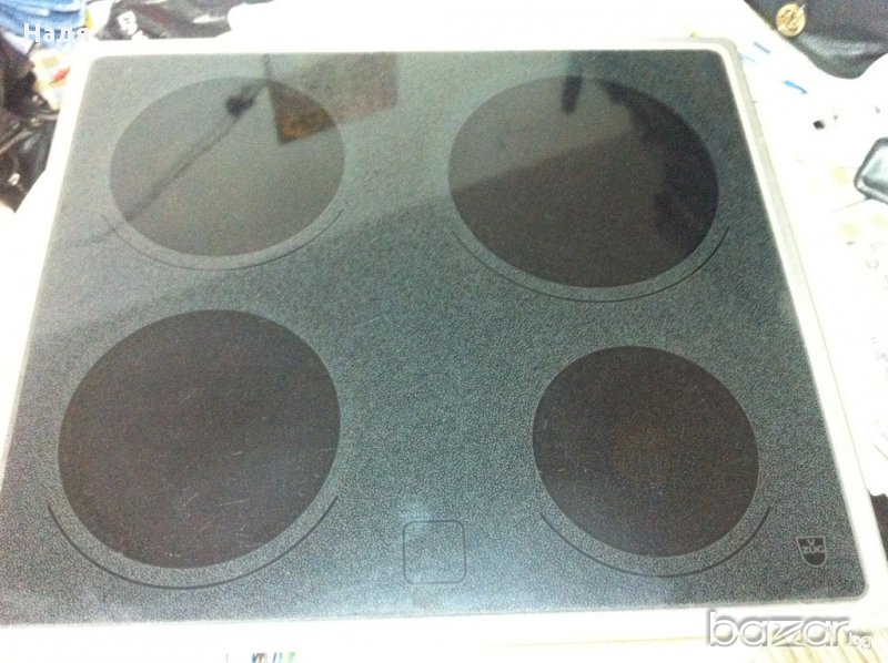 керами4на електри4еска пло4а с 4 котлона марка V-ZUG AG, снимка 1