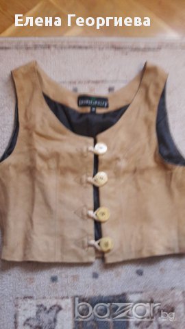Продавам дамски велурен елек, снимка 2 - Жилетки - 17476546
