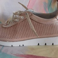 Дамски спортни обувки естествена кожа в златист розов цвят втора употреба летни с перфорации, снимка 1 - Кецове - 23472676