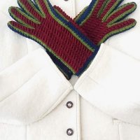 Плетени ръкавици ,,Зимни - сини с бордо горница и зелен контур", снимка 5 - Ръкавици - 24009581