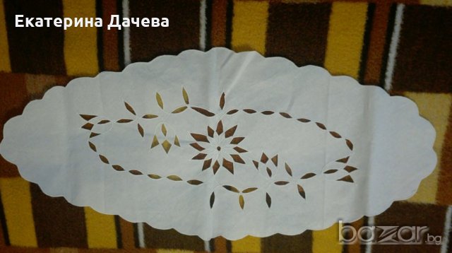 Продавам покривчици за холова маса-рязана бродерия, снимка 5 - Декорация за дома - 21195236