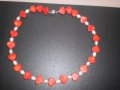 Гердан от червени корали с форма на сърце и бели перли, снимка 1