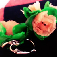 Колие и обеци Цветя (подарък луксозна кутия), снимка 3 - Бижутерийни комплекти - 21268717