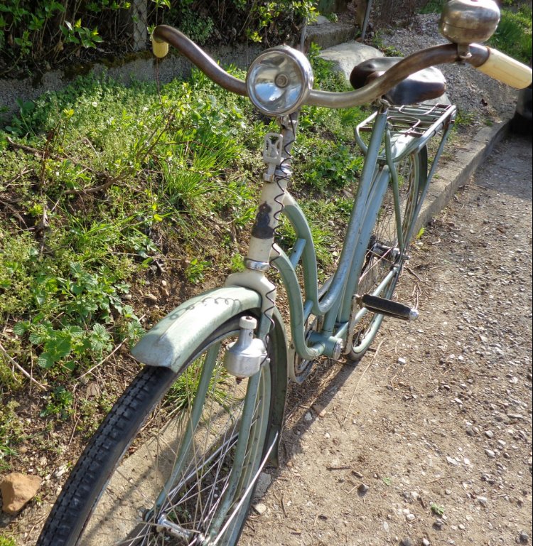 Ретро дамски велосипед 28 цола марка HUSQVARNA Хускварна употребяван модел  1956-60 год. в Велосипеди в гр. София - ID25123655 — Bazar.bg