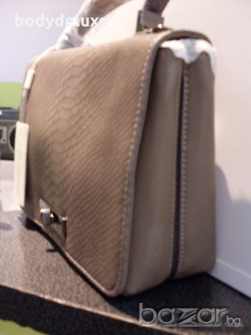 David Jones малка чанта, снимка 2 - Чанти - 19648572