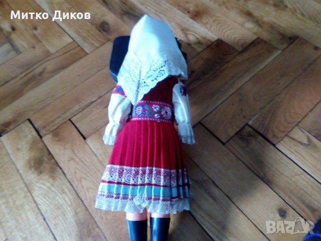 Кукли с национални носии винтидж, снимка 6 - Колекции - 23022676