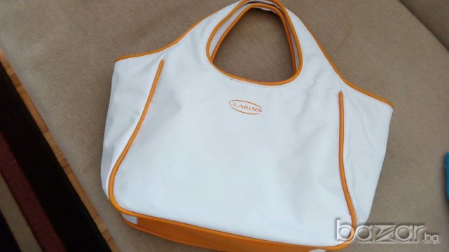 Бяла чанта с оранжеви кантове, снимка 2 - Чанти - 19647046