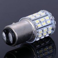 Габаритна крушка 12V с две светлини бели с 64 SMD LED, габарити с изместен център, снимка 1 - Аксесоари и консумативи - 18638089
