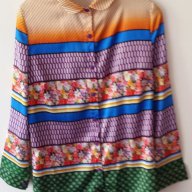Дамска риза, размер М-Л, снимка 1 - Блузи с дълъг ръкав и пуловери - 17803299