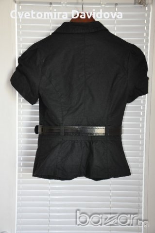 Късо сако с колан, снимка 2 - Сака - 18379558