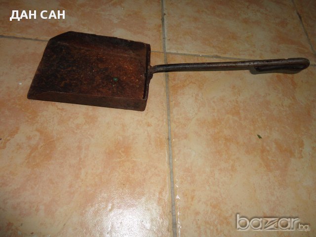 Стара кована лопатка за изриване на камина огнище печка, снимка 3 - Други стоки за дома - 11204080