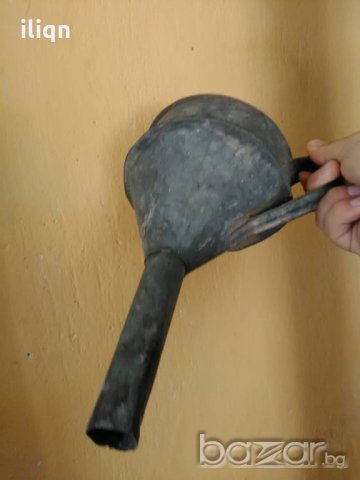 СТАРА МЕТАЛНА ФУНИЯ 26 СМ. ЦЕНА 5 ЛВ., снимка 2 - Антикварни и старинни предмети - 19127166