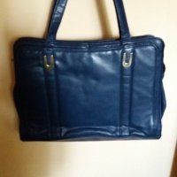 Дам.чанта-/изк.кожа/-цвят-тъм.синя. Закупена от Италия., снимка 2 - Чанти - 22401807