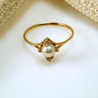 златен пръстен с бяла  перла и 2 бр. цирконии 1.05 грама/№52.5, снимка 3 - Пръстени - 11164003