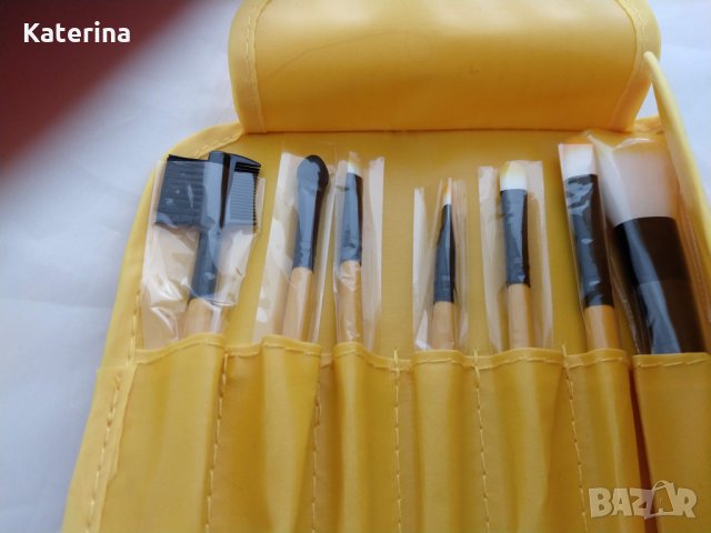 Несесер със 7 четки за грим с мек косъм, снимка 2 - Комплекти и лотове - 23846051