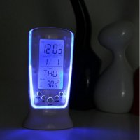 Дигитален настолен часовник термометър за стая бюро електронен LED календар аларма, снимка 4 - Други - 25235211