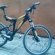 Планински алуминиев велосипед Бианчи с амортисьори 26 цола и дискови спирачки, снимка 1 - Велосипеди - 15019240