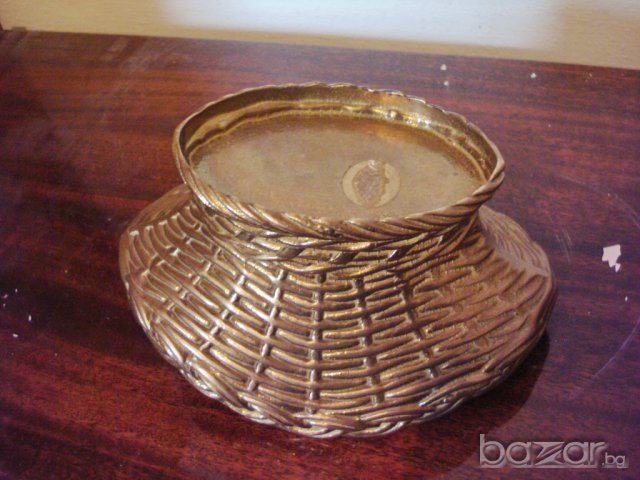 Стара бронзова кошничка, снимка 2 - Антикварни и старинни предмети - 6740314