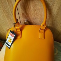 Оригинални дамски чанти Trussardi с етикети, снимка 2 - Чанти - 26117956