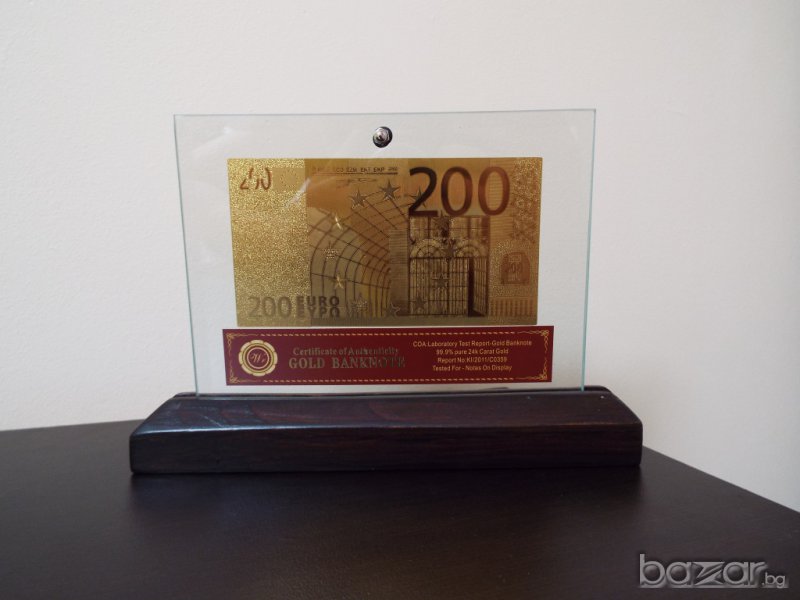  200 еврови златни банкноти в стъклена поставка и масивно дърво + Сертификат, снимка 1