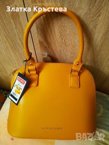 Оригинални дамски чанти Trussardi с етикети, снимка 2 - Чанти - 26117956