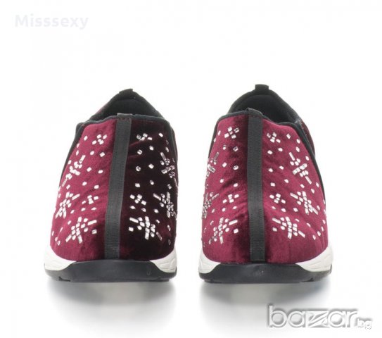 ПРОМО 🍊 GUESS 🍊 Оригинални спортни обувки в бордо с декоративни камъни 39 и 40 номер нови с кутия, снимка 3 - Дамски ежедневни обувки - 21099827
