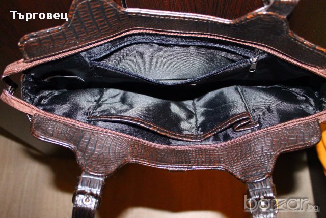 Нова кожена дамска чантичка, снимка 2 - Чанти - 13490769