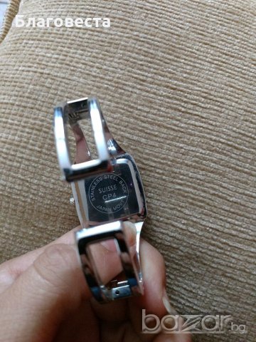 Дамски часовник тип гривна, снимка 3 - Дамски - 19366109