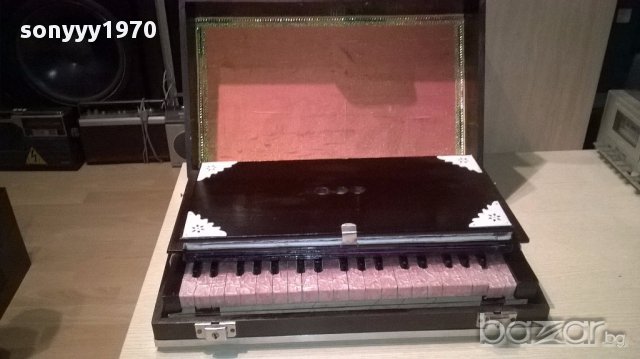 Музикален инструмент-клавир/акордеон-51/32/15см-внос швеицария, снимка 4 - Пиана - 15503851