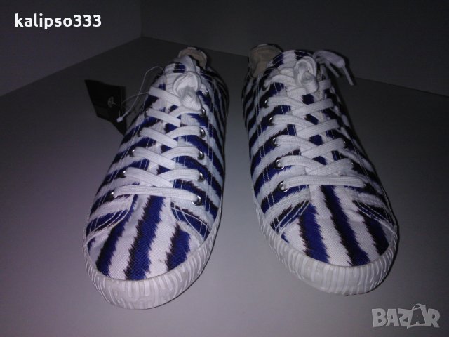 Kenzo оригинални обувки, снимка 2 - Маратонки - 24673378