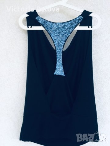 Идеален,много красив нестандартен потник BENETTON 