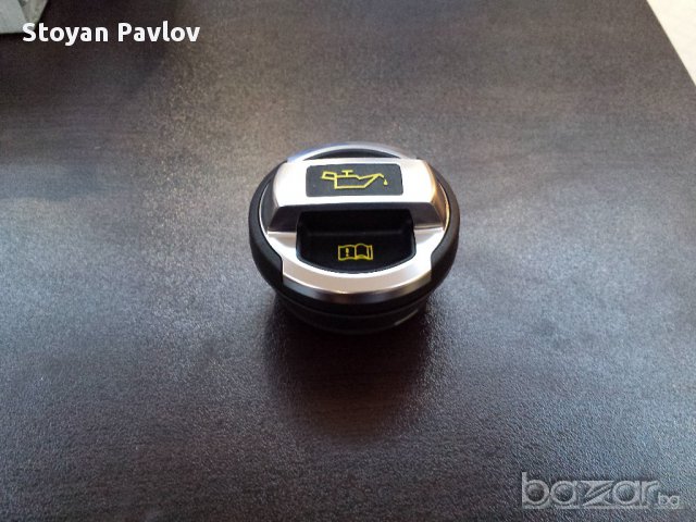 Оригинална капачка масло Audi R8, снимка 2 - Части - 13963334