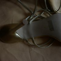 Страхотни сатенени сандали в цвят злато , снимка 6 - Сандали - 19099102